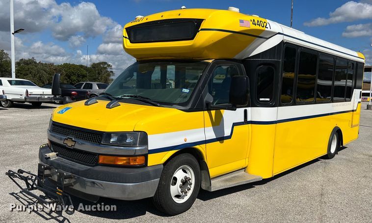 image for item LF9510 2016 Chevrolet Express  shuttle bus