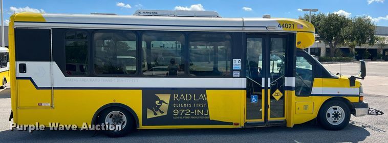 image for item LF9510 2016 Chevrolet Express  shuttle bus