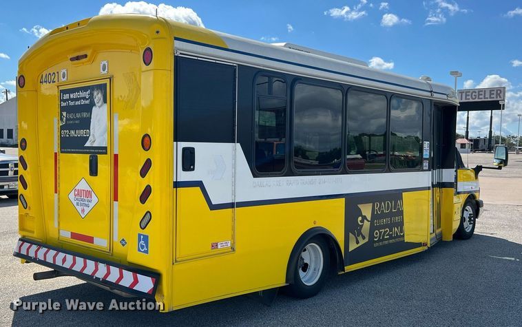 image for item LF9510 2016 Chevrolet Express  shuttle bus