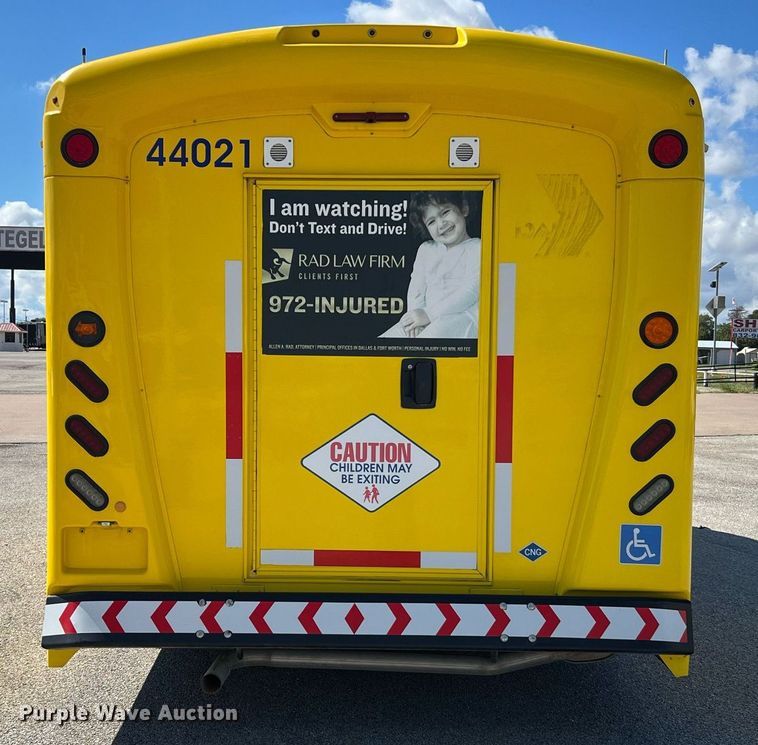 image for item LF9510 2016 Chevrolet Express  shuttle bus