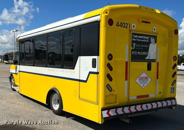 image for item LF9510 2016 Chevrolet Express  shuttle bus