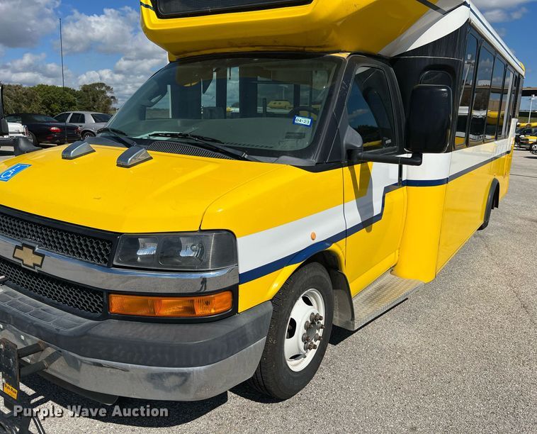 image for item LF9510 2016 Chevrolet Express  shuttle bus