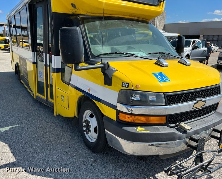 image for item LF9510 2016 Chevrolet Express  shuttle bus