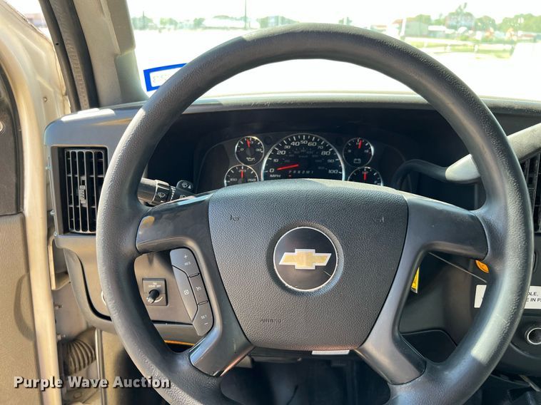 image for item LF9510 2016 Chevrolet Express  shuttle bus