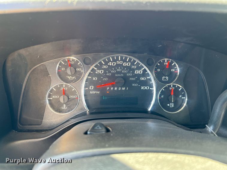 image for item LF9510 2016 Chevrolet Express  shuttle bus