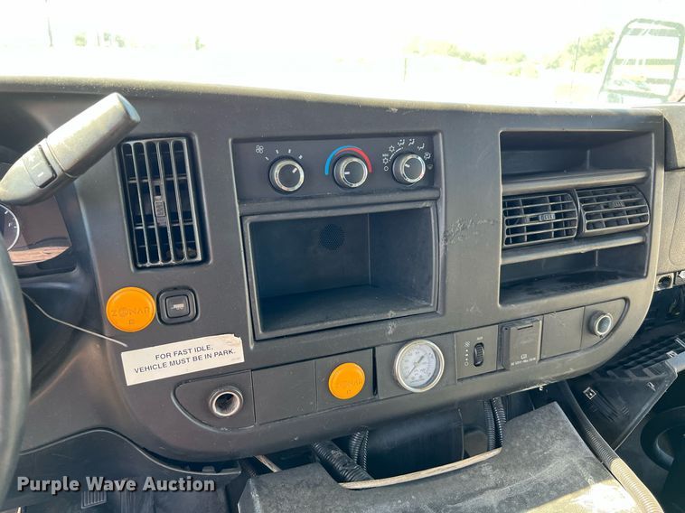 image for item LF9510 2016 Chevrolet Express  shuttle bus