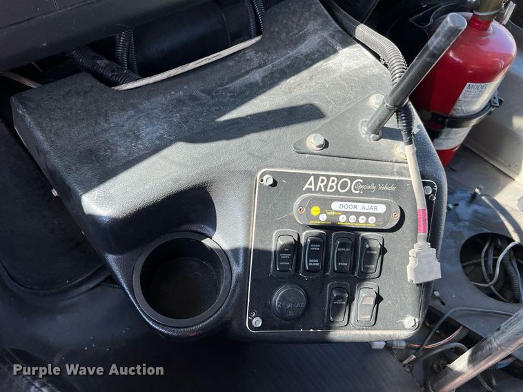 image for item LF9510 2016 Chevrolet Express  shuttle bus