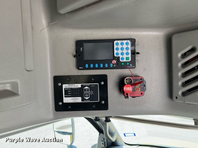 image for item LF9510 2016 Chevrolet Express  shuttle bus