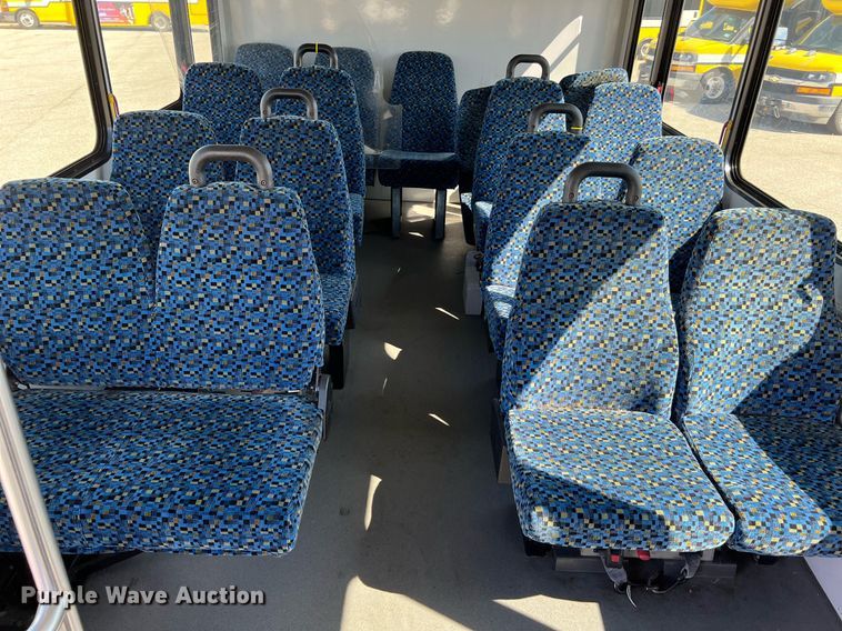 image for item LF9510 2016 Chevrolet Express  shuttle bus