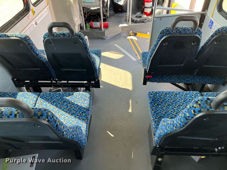 image for item LF9510 2016 Chevrolet Express  shuttle bus