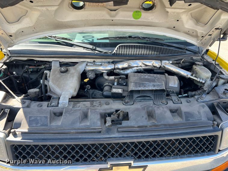 image for item LF9510 2016 Chevrolet Express  shuttle bus