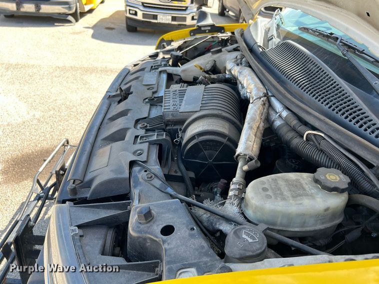 image for item LF9510 2016 Chevrolet Express  shuttle bus