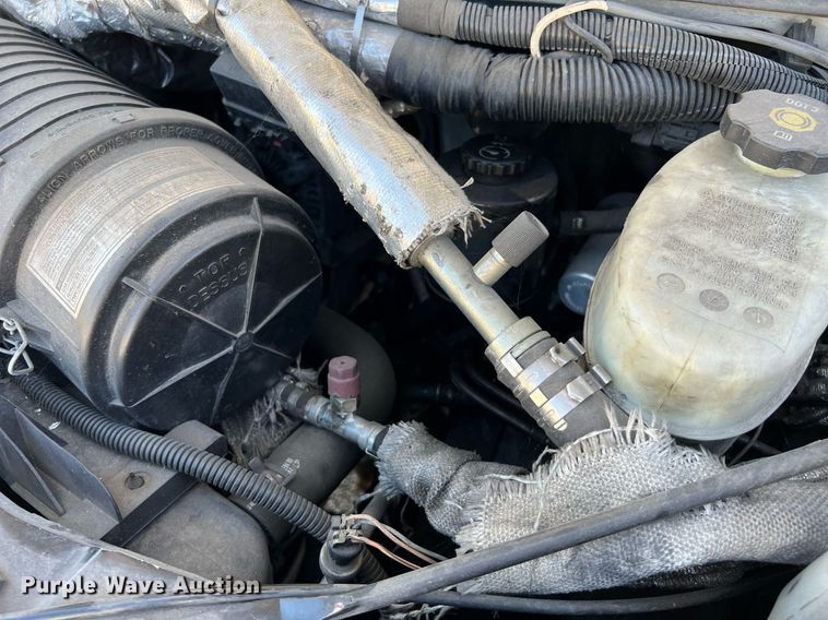 image for item LF9510 2016 Chevrolet Express  shuttle bus