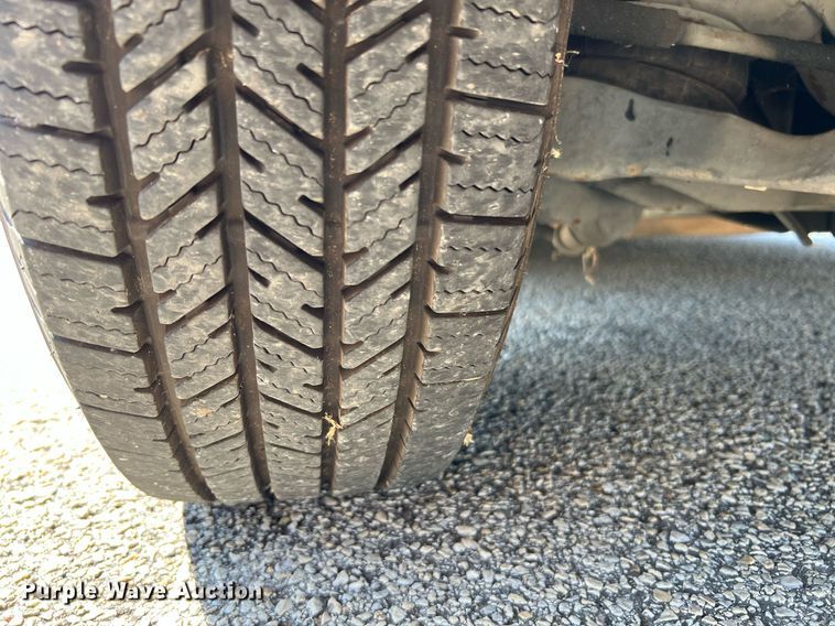 image for item LF9510 2016 Chevrolet Express  shuttle bus