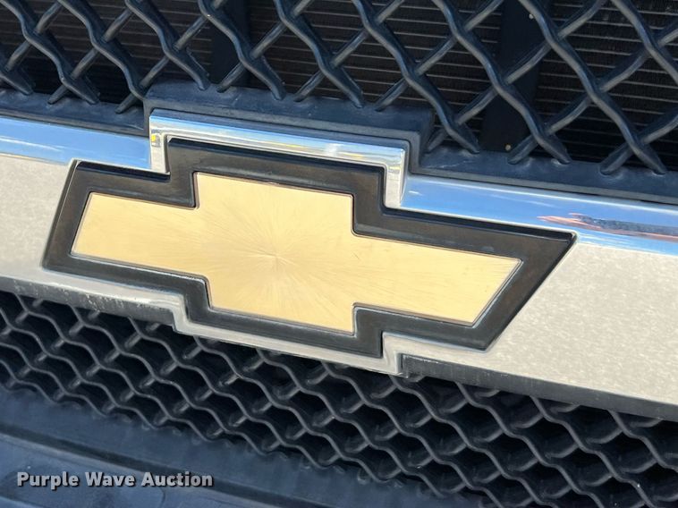 image for item LF9510 2016 Chevrolet Express  shuttle bus