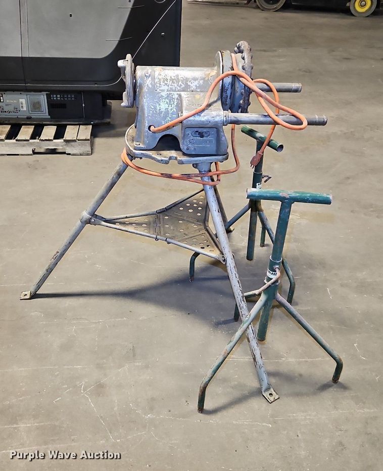 image for item LM9134 Ridgid 300  pipe vice with tripod stand