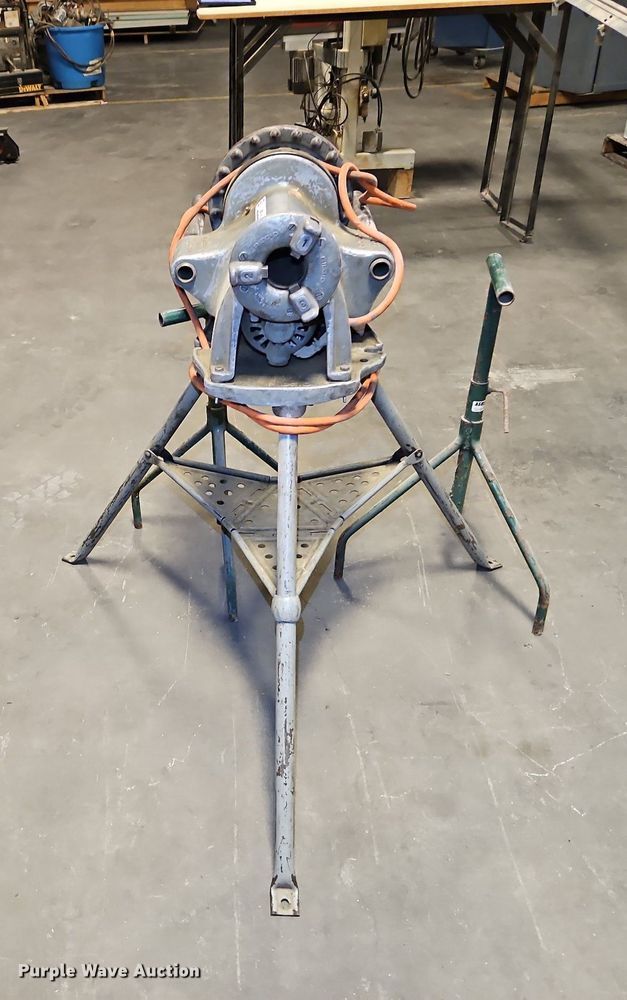 image for item LM9134 Ridgid 300  pipe vice with tripod stand