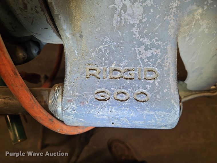 image for item LM9134 Ridgid 300  pipe vice with tripod stand