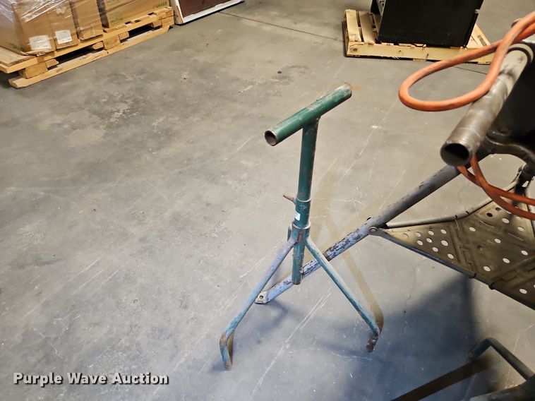 image for item LM9134 Ridgid 300  pipe vice with tripod stand