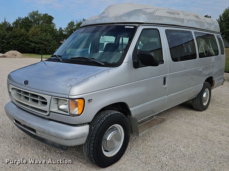 image for item LM9144 2002 Ford E350 Super Duty XL  handicap accessible van