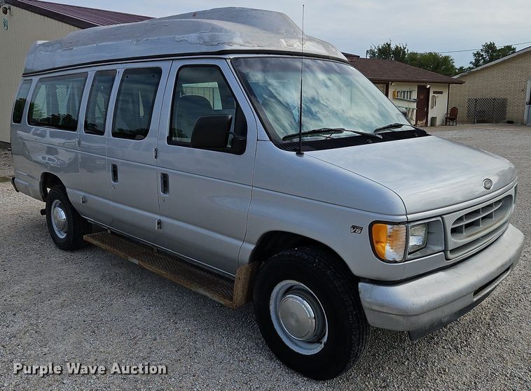 image for item LM9144 2002 Ford E350 Super Duty XL  handicap accessible van