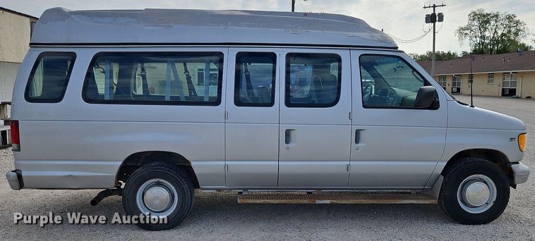 image for item LM9144 2002 Ford E350 Super Duty XL  handicap accessible van