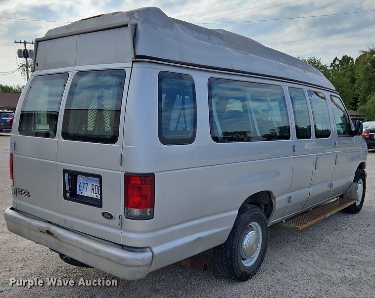 image for item LM9144 2002 Ford E350 Super Duty XL  handicap accessible van
