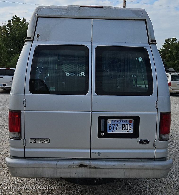 image for item LM9144 2002 Ford E350 Super Duty XL  handicap accessible van