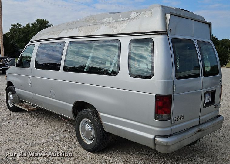 image for item LM9144 2002 Ford E350 Super Duty XL  handicap accessible van