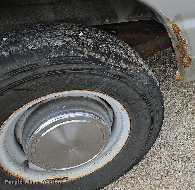 image for item LM9144 2002 Ford E350 Super Duty XL  handicap accessible van