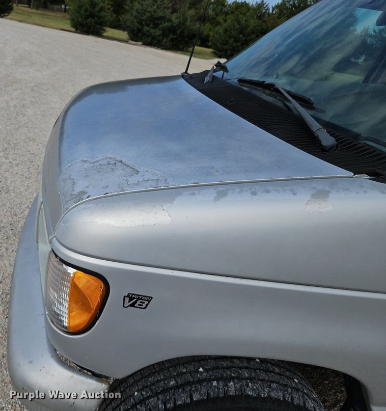 image for item LM9144 2002 Ford E350 Super Duty XL  handicap accessible van