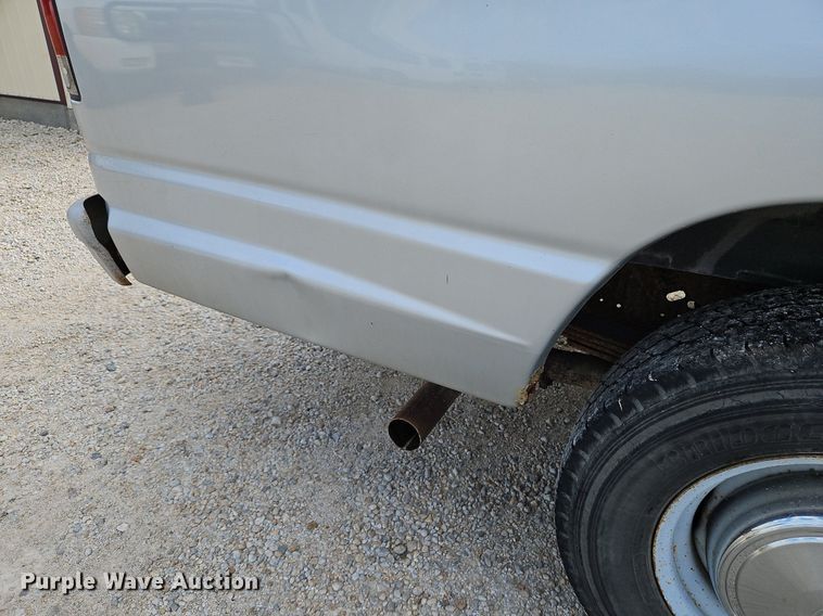 image for item LM9144 2002 Ford E350 Super Duty XL  handicap accessible van