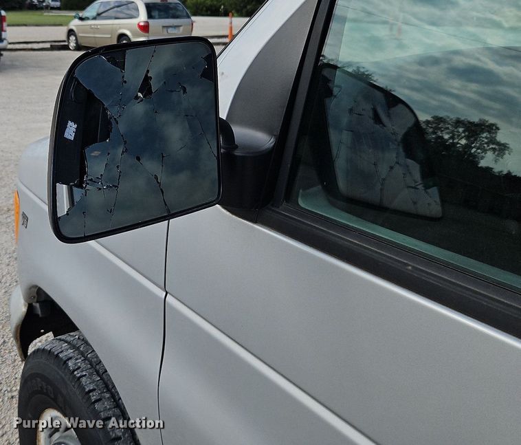 image for item LM9144 2002 Ford E350 Super Duty XL  handicap accessible van