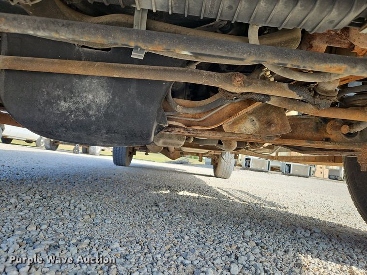 image for item LM9144 2002 Ford E350 Super Duty XL  handicap accessible van