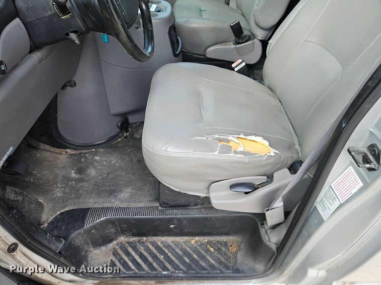 image for item LM9144 2002 Ford E350 Super Duty XL  handicap accessible van