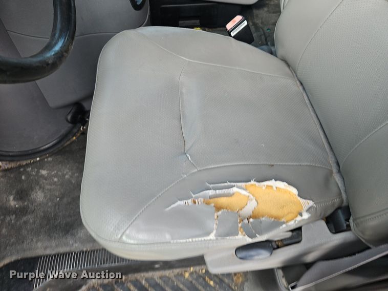 image for item LM9144 2002 Ford E350 Super Duty XL  handicap accessible van