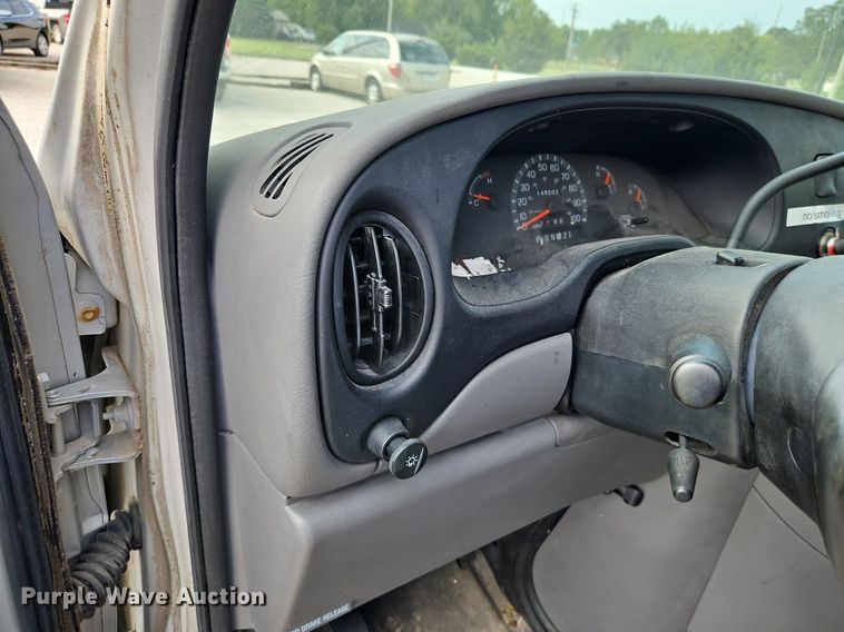 image for item LM9144 2002 Ford E350 Super Duty XL  handicap accessible van
