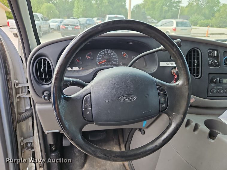 image for item LM9144 2002 Ford E350 Super Duty XL  handicap accessible van