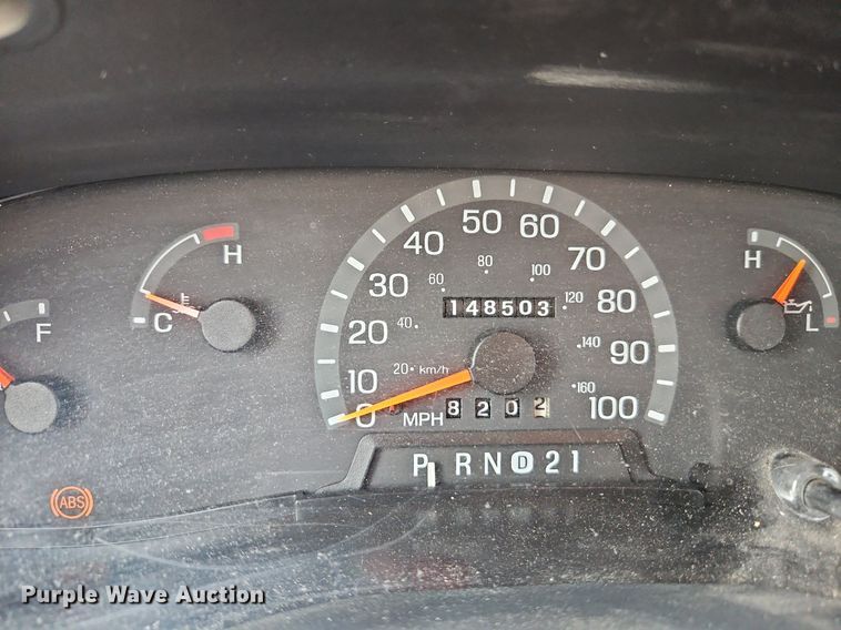 image for item LM9144 2002 Ford E350 Super Duty XL  handicap accessible van