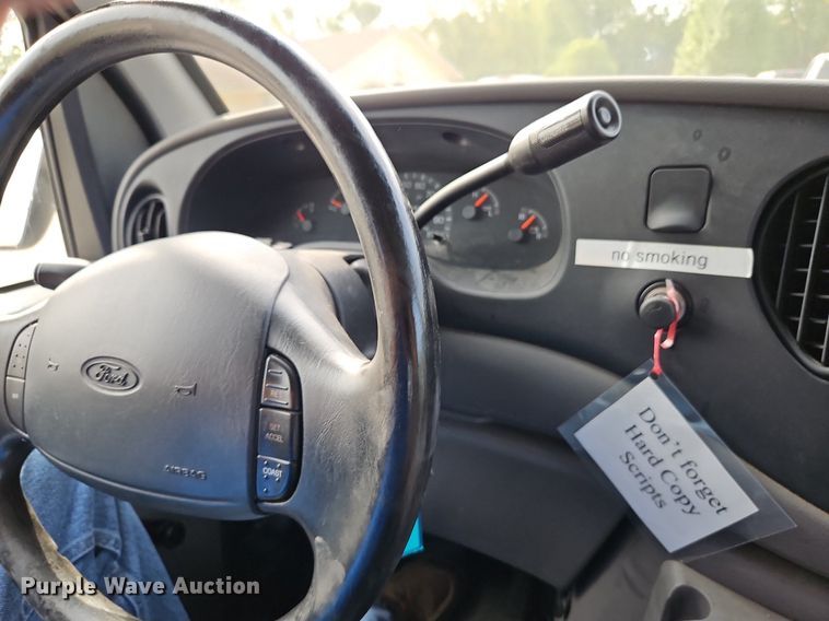 image for item LM9144 2002 Ford E350 Super Duty XL  handicap accessible van
