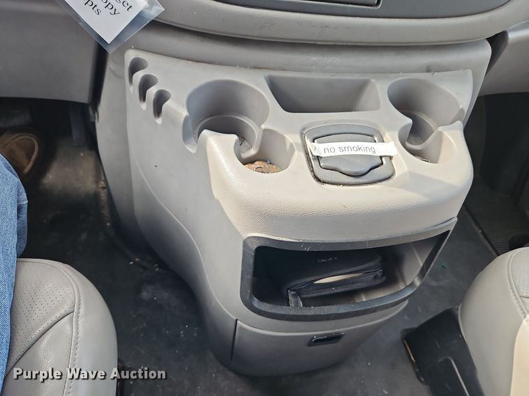 image for item LM9144 2002 Ford E350 Super Duty XL  handicap accessible van