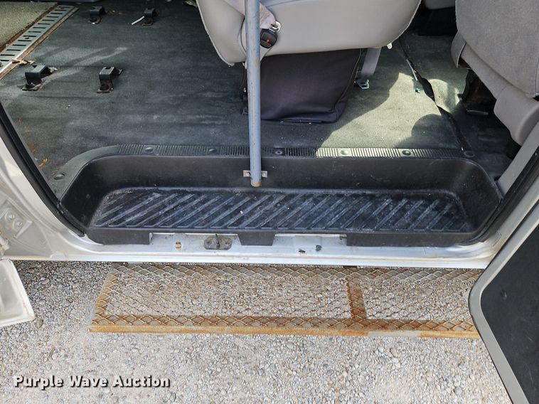 image for item LM9144 2002 Ford E350 Super Duty XL  handicap accessible van