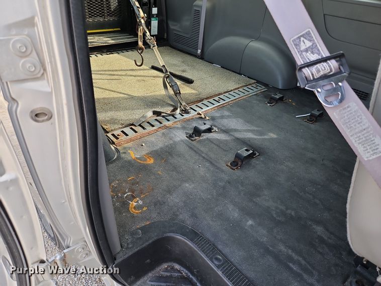 image for item LM9144 2002 Ford E350 Super Duty XL  handicap accessible van