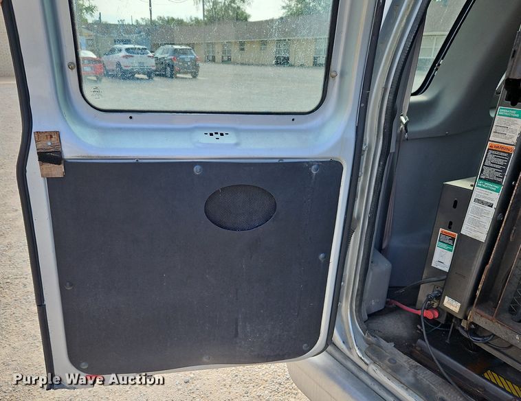 image for item LM9144 2002 Ford E350 Super Duty XL  handicap accessible van