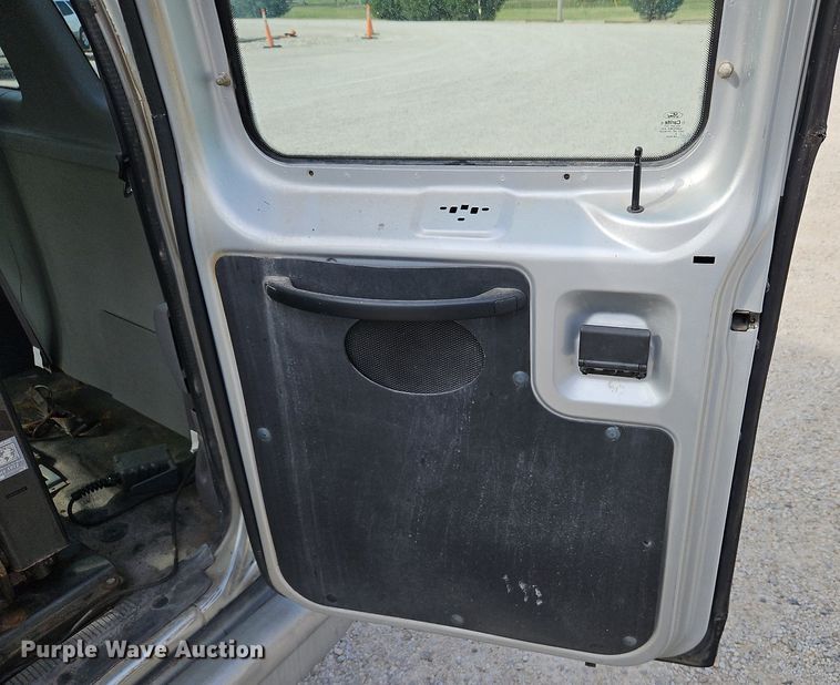 image for item LM9144 2002 Ford E350 Super Duty XL  handicap accessible van