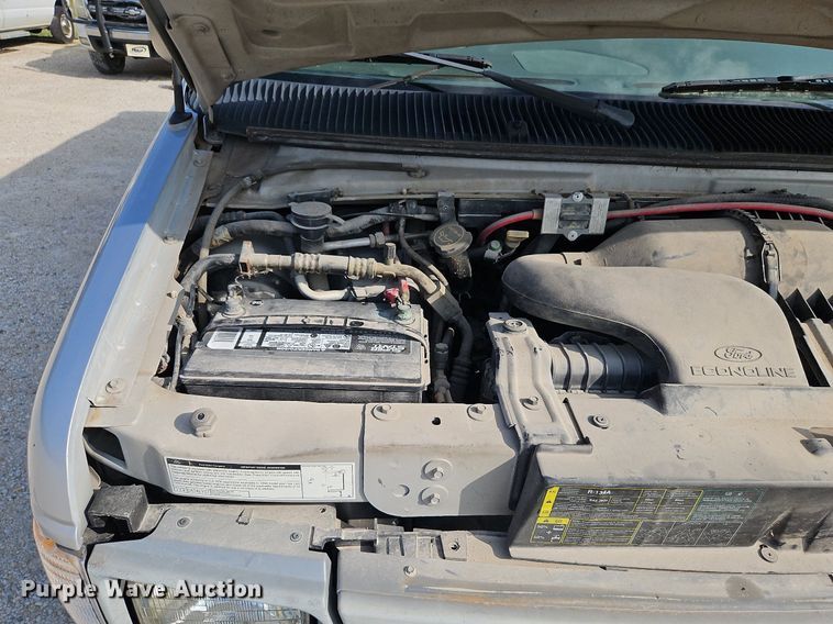 image for item LM9144 2002 Ford E350 Super Duty XL  handicap accessible van