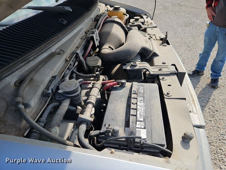 image for item LM9144 2002 Ford E350 Super Duty XL  handicap accessible van