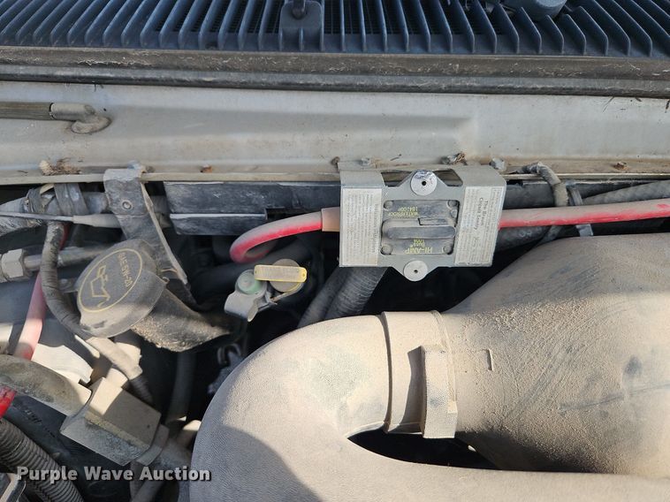 image for item LM9144 2002 Ford E350 Super Duty XL  handicap accessible van