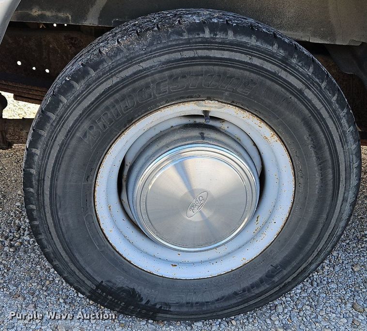 image for item LM9144 2002 Ford E350 Super Duty XL  handicap accessible van