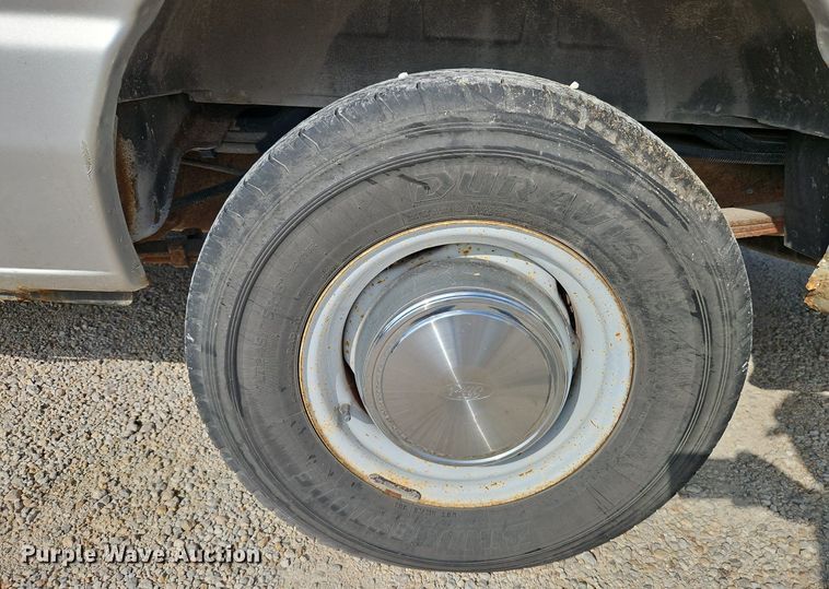 image for item LM9144 2002 Ford E350 Super Duty XL  handicap accessible van